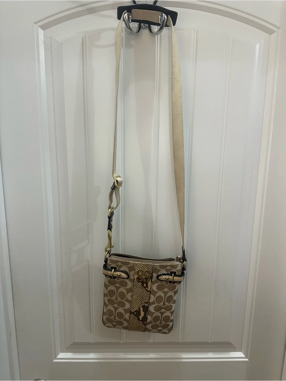 Coach crossbody beige